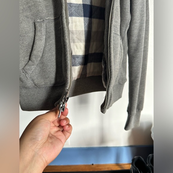 Abercrombie sweater - Picture 3 of 3